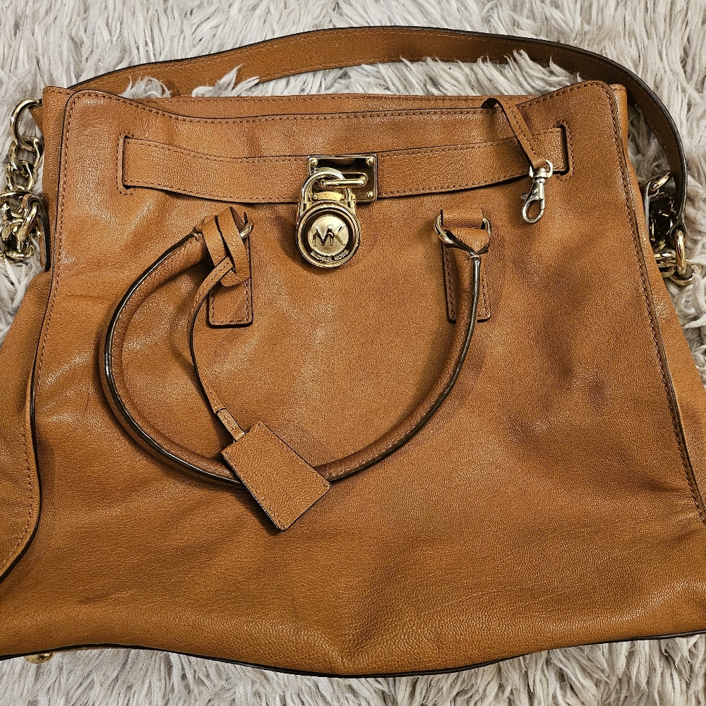 LOW START Michael Kors Tan Leather Shoulder Bag with Gold Accents
